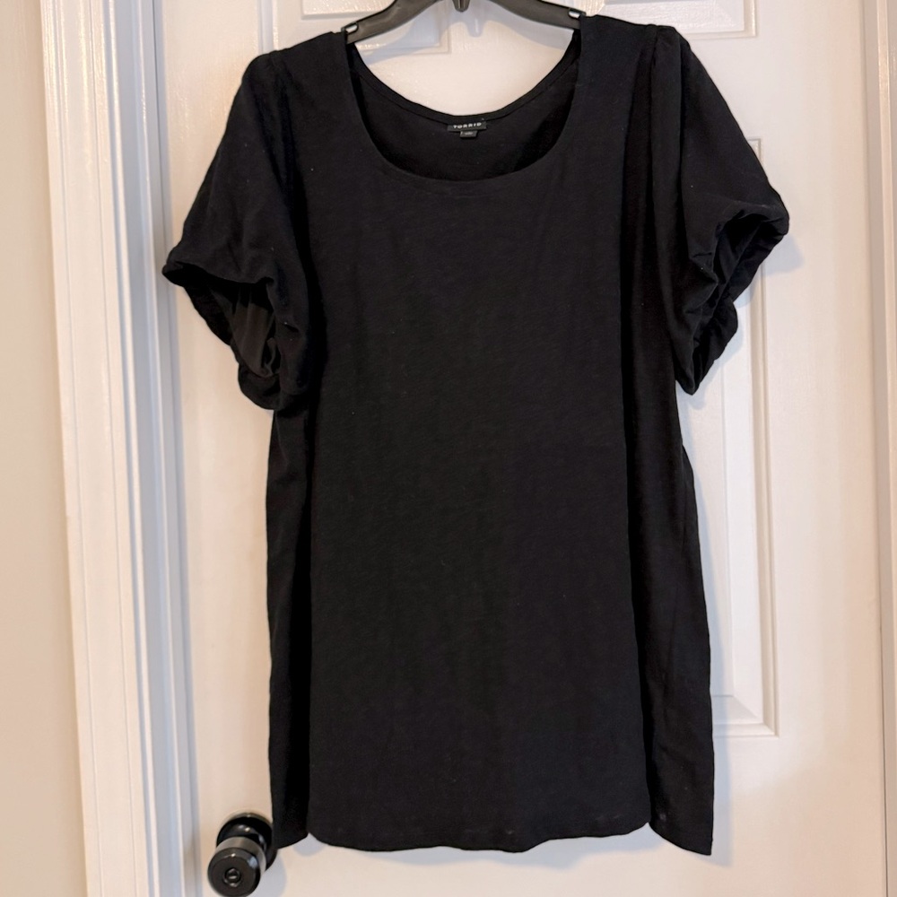 Torrid Tunic w/ Shoulder detail